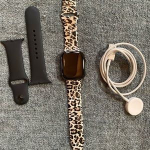 *Sold* Apple Watch Series 4 Black 44m